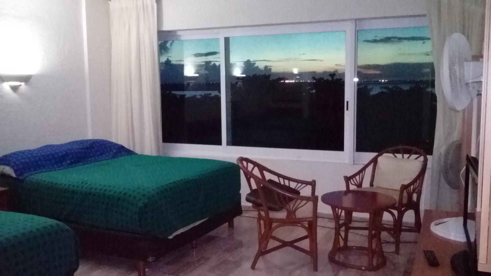 Suites Brisas Канкун Екстериор снимка